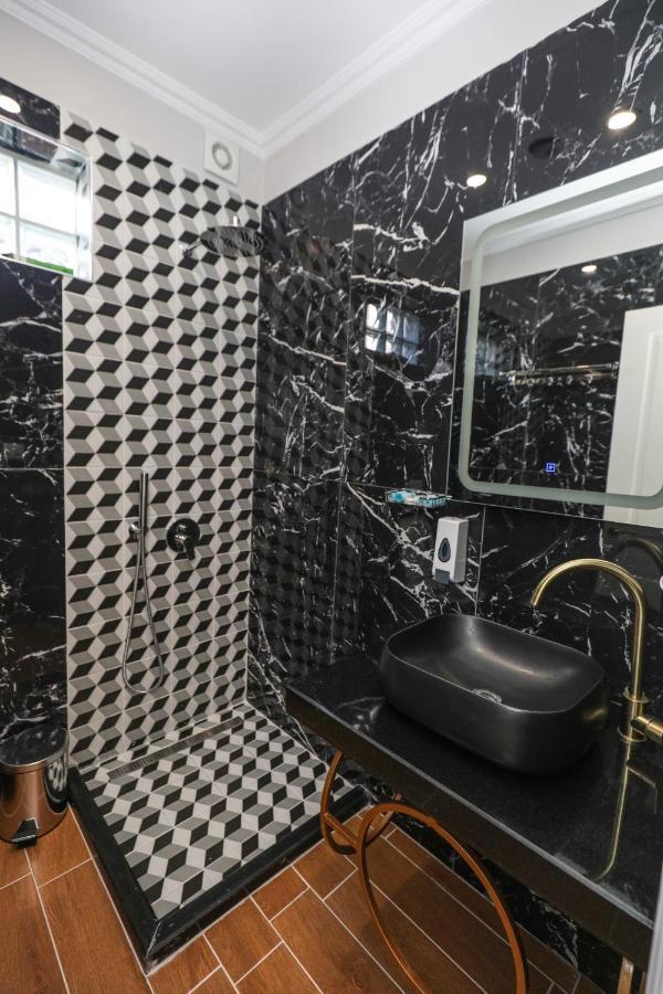 Hotel Peroni Korce Luaran gambar